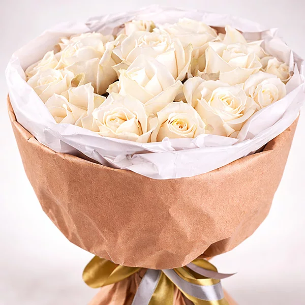 Изящность – букет из белых роз