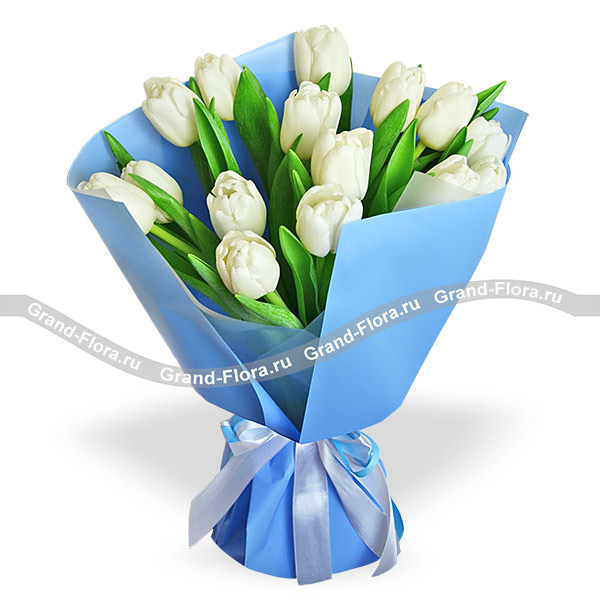 Голубая дымка - букет из белых тюльпанов